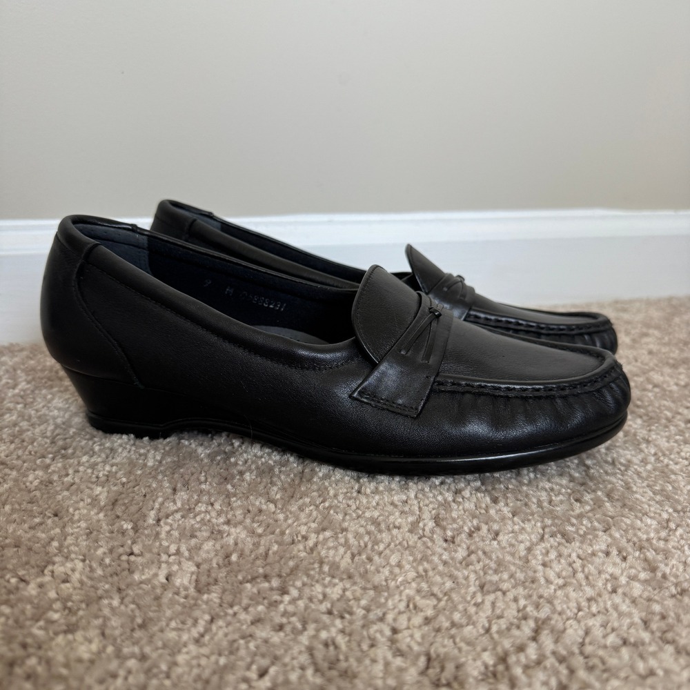 SAS Womens Easier Black Leather Slip On Wedge Dress Loafers Shoes Sz 9M Comfort